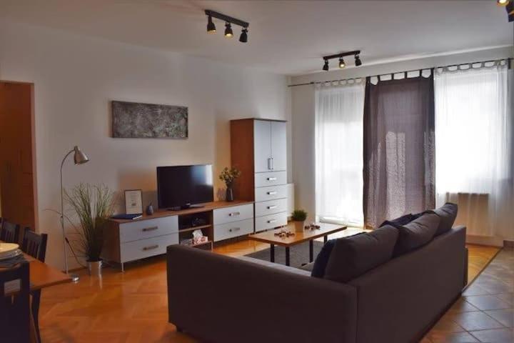 Cosy Apartment In Budapest Downtown With Free Garage Parking Bagian luar foto